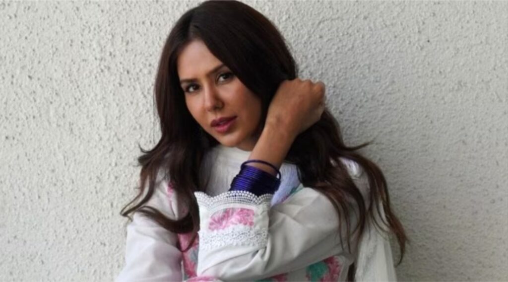 بھارتی اداکارہ سونم باجوہ پاکستان کا دورہ کرنے کی خواہشمند